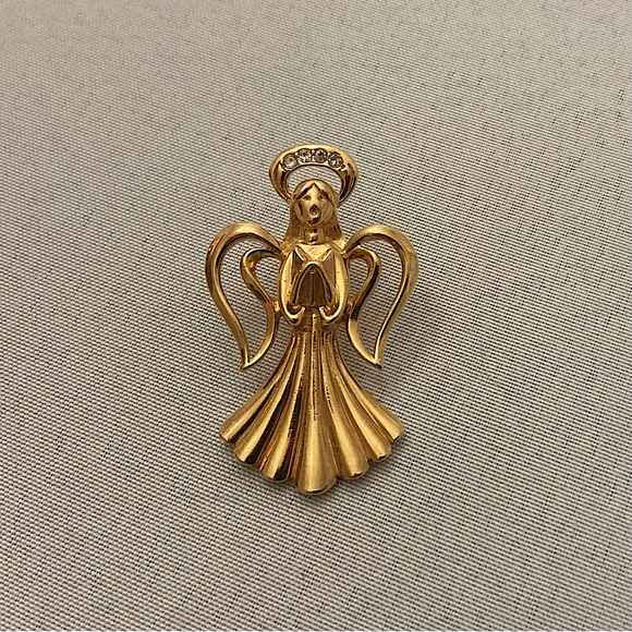 Vintage Jewelry - ⭐️ Vintage Gold And Rhinestone Embelished Caroling Angel Brooch